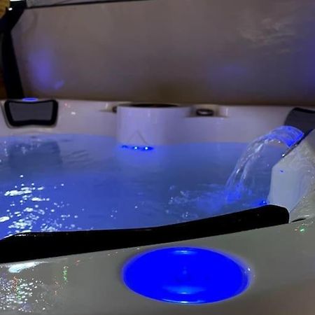 Central Area Terraced House With Private Hot Tub リンカーン エクステリア 写真