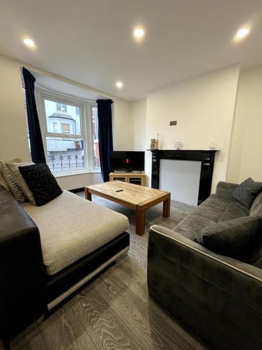 Central Area Terraced House With Private Hot Tub リンカーン エクステリア 写真